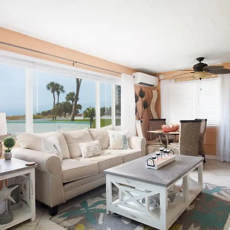 Tropic Terrace Resort #26 - Beach View Suite